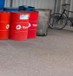 Vat, ijzeren ton , barrel, olievat, mancave, Ophalen