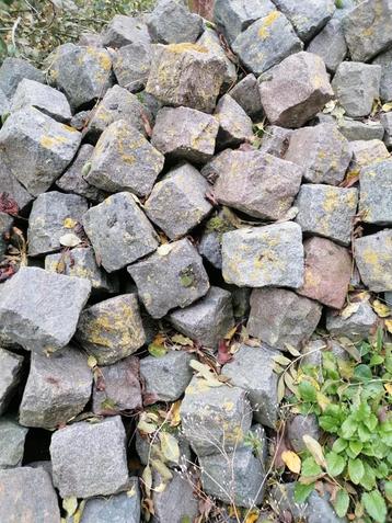 Kasseien kasseistenen kinderkopjes beschikbaar voor biedingen