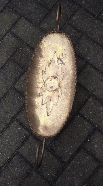 Koperen schaal beschikbaar voor biedingen