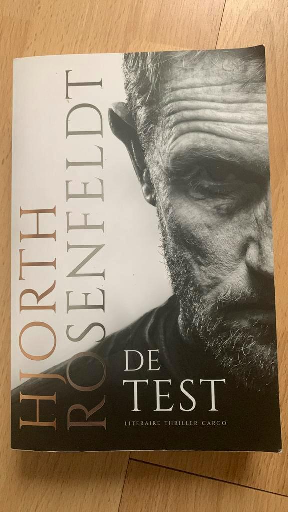 Hjorth Rosenfeldt - De test, Livres, Thrillers, Comme neuf, Enlèvement ou Envoi