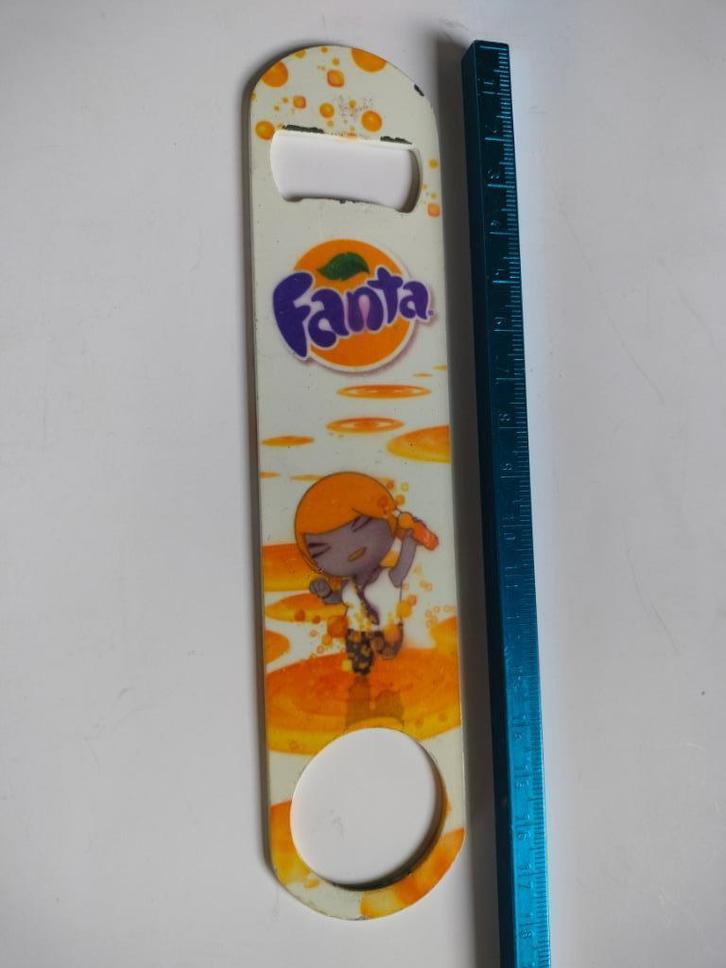 🍊 Zeldzame Fanta metaal flesopener bottle opener aftrekker, Verzamelen, Merken en Reclamevoorwerpen, Gebruikt, Gebruiksvoorwerp