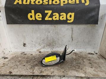 Buitenspiegel links van een Alfa Romeo 147 beschikbaar voor biedingen