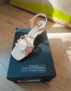 Nieuwe bruidschoenen crème / Jeannot / maat 38, Kleding | Dames, Ophalen, Nieuw