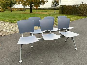 2 x 3 wachtzaalstoelen grijsblauw beschikbaar voor biedingen