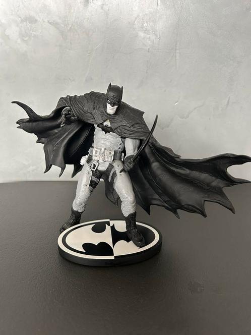 Batman Zwart-wit standbeeld van Rafael Grampá, Verzamelen, Beelden en Beeldjes, Gebruikt, Overige typen, Ophalen