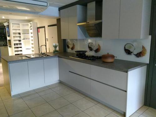 TOONZAALKEUKEN, Huis en Inrichting, Keuken | Complete keukens, Zo goed als nieuw, Hoekkeuken, Grijs, Kunststof, Greeploos, Ophalen