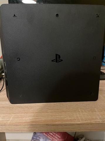 PS4 in goede staat.  beschikbaar voor biedingen