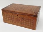 Charmante boîte en bois - art populaire - 19ème-20ème S, Antiquités & Art, Enlèvement ou Envoi