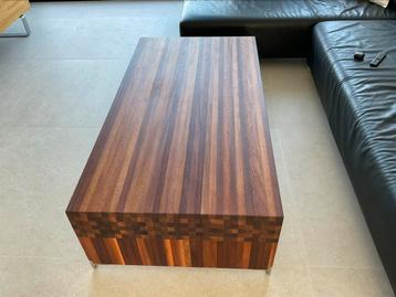 Leolux houten salontafel beschikbaar voor biedingen