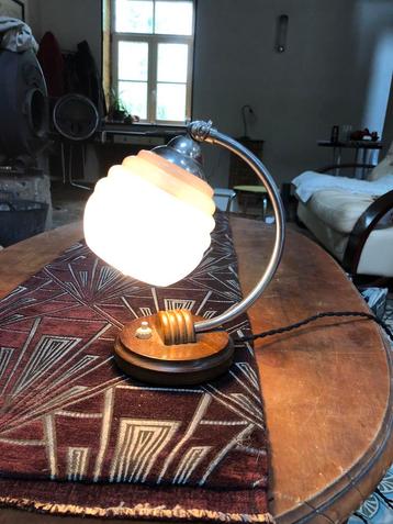 Art deco lamp beschikbaar voor biedingen