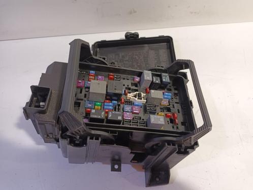 ZEKERINGKAST Opel Insignia Sports Tourer (3911663301), Auto-onderdelen, Elektronica en Kabels, Opel, Gebruikt