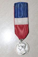 Médaille du travail française nominative, Collections, Enlèvement ou Envoi, Autres, Ruban, Médaille ou Ailes