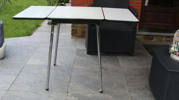 table en formica, rallonges rabattables, long1,10 m, vintage beschikbaar voor biedingen