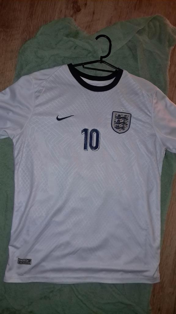 Maillot Bellingham Angleterre 2023-24 - Taille L, État neuf., Vêtements | Hommes, Vêtements de sport, Neuf, Football, Taille 52/54 (L)