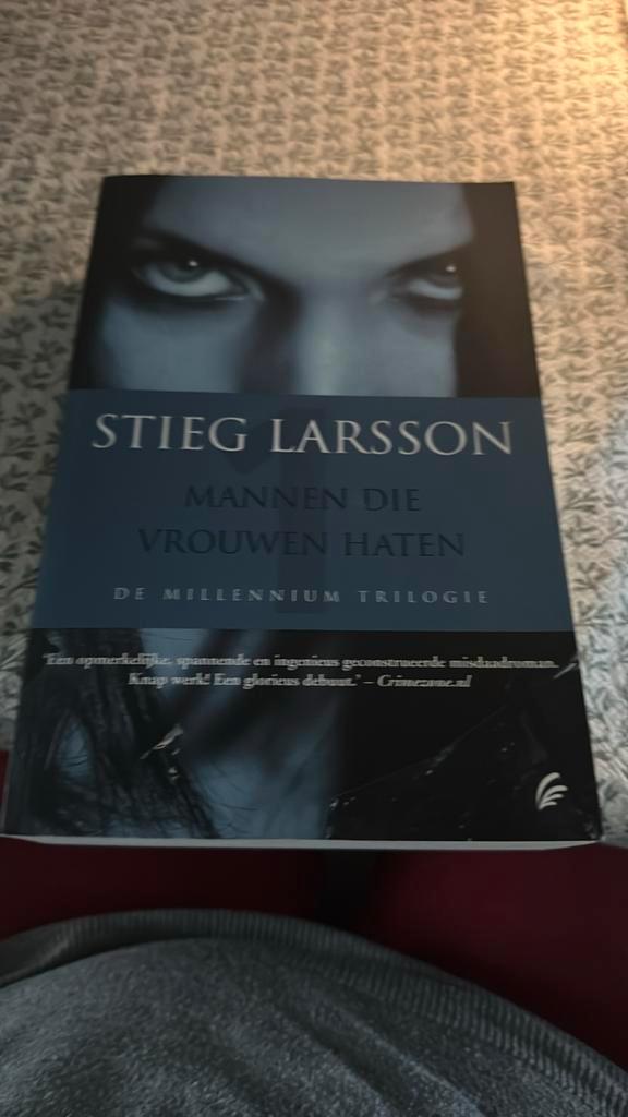 Stieg Larsson - Mannen die vrouwen haten, Boeken, Thrillers, Zo goed als nieuw, Ophalen