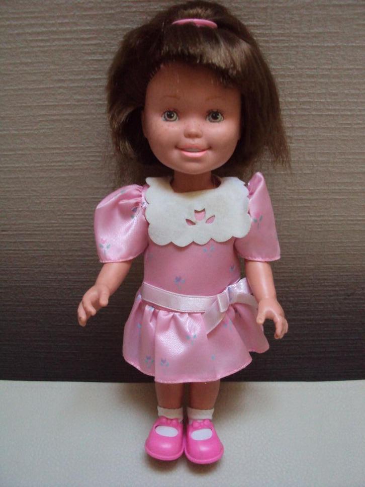 Schattig, leuk popje.  ± 26 cm   NIEUW !, Kinderen en Baby's, Speelgoed | Poppen, Ophalen of Verzenden