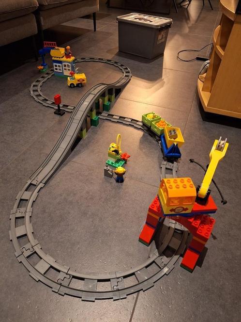 Duplo luxe treinset zonder locomotief met Sunware opbergbox, Enfants & Bébés, Jouets | Duplo & Lego, Comme neuf, Duplo, Ensemble complet