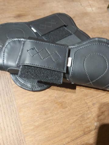 Nieuwe peesbeschermers  pony / klein paard  beschikbaar voor biedingen