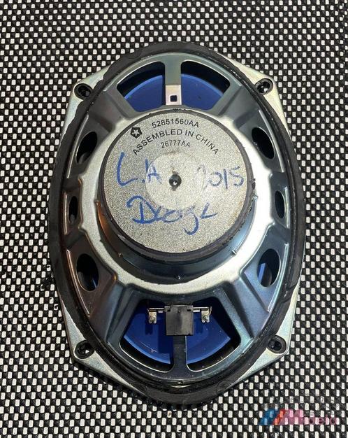 DODGE RAM 1500 DEUR SPEAKER LINKS ACHTER 52851560AA, Auto diversen, Autoradio's, Ophalen of Verzenden