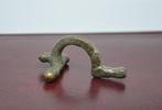 Romeinse bronzen fibula  (5.4 cm x 2.8 cm), Verzenden, Brons