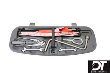 Gereedschapset BMW 3-serie Cabrio E46 ('00-'06) 71111096201 beschikbaar voor biedingen
