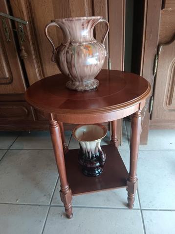 Tafel en 2 antieke vazen, Ophalen of Verzenden