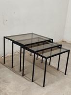 Set 3xbijzettafels/Nesttafels zwart metaal en gefumeerd glas, Huis en Inrichting, 50 tot 100 cm, Ophalen of Verzenden, Zo goed als nieuw