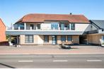 Gelijkvloers twee slaapkamerappartement te koop