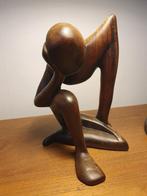 Sculpture en bois revisitee du penseur de Rodin, Enlèvement ou Envoi