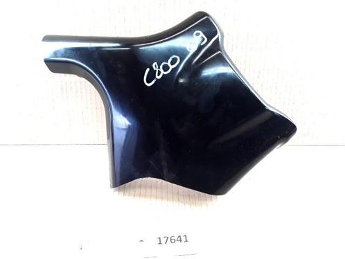 C800 2001 - 2010 Suzuki Cover Cover zijkant frame D1-32117, Motoren, Onderdelen | Suzuki