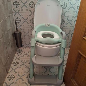 Toilettrainer/brilverkleiner met trapje beschikbaar voor biedingen