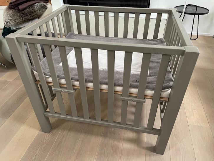 Quax babypark met toebehoren, Kinderen en Baby's, Babyparken, Zo goed als nieuw, Vierkant, In hoogte verstelbaar, Boxkleed, Ophalen