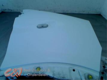 Scherm rechts-voor van een Opel Movano (11U) beschikbaar voor biedingen