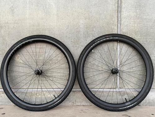 Roue Carbone DT SWISS 240S, Fietsen en Brommers, Fietsonderdelen, Zo goed als nieuw, Mountainbike, Wiel, Ophalen