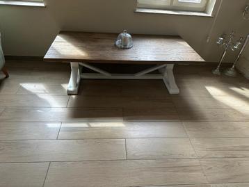 Landelijke salontafel beschikbaar voor biedingen