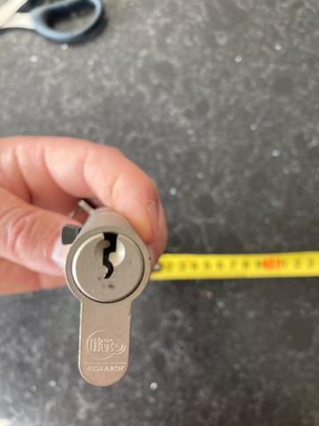 Cilinderslot Litto met 2 sleutels, Enlèvement, Comme neuf, Porte extérieure