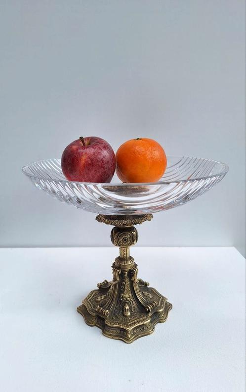 Antieke bonbonnière-fruitschaal kristal met bronzen voet, Antiek en Kunst, Antiek | Glaswerk en Kristal, Ophalen of Verzenden