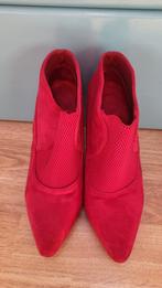 Os rouges, Enlèvement