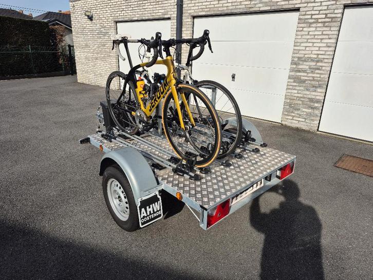 Fietsaanhangwagen voor 6 fietsen – Thule opbouw, Fietsen en Brommers, Overige Fietsen en Brommers, Zo goed als nieuw, Ophalen