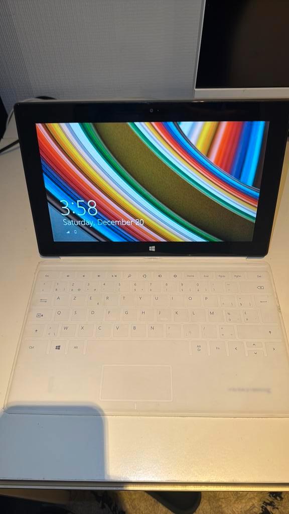 Clavier Microsoft Surface RT 32 Go avec chargeur, Informatique & Logiciels, Windows Tablettes, Comme neuf, Wi-Fi, 10 pouces, 32 GB