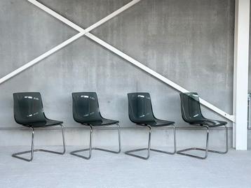 Eetkamerstoelen “Tobias” door Carl Öjerstam, 4 stuks beschikbaar voor biedingen
