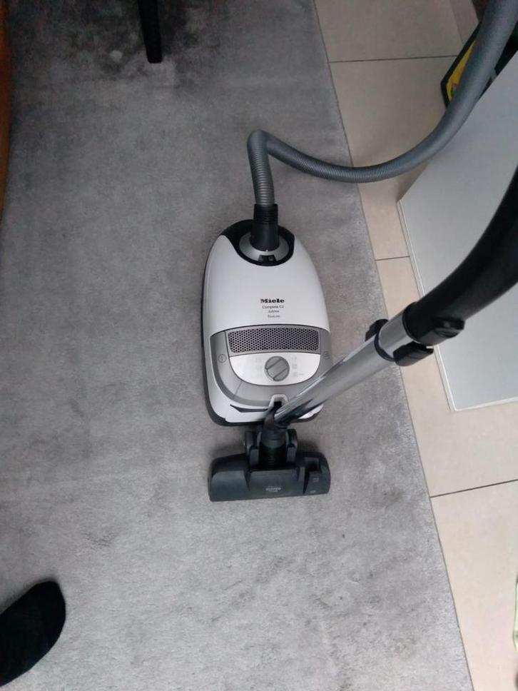 aspirateur miele - 550W, Elektronische apparatuur, Stofzuigers, Gebruikt, Stofzuiger, Ophalen of Verzenden