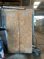 Armoire à chevaux, Enlèvement