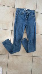 Jeans 38, Gedragen