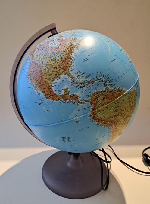 Wereldbol met licht, Huis en Inrichting, Woonaccessoires | Wereldbollen, Gebruikt, Verlicht, Ophalen of Verzenden