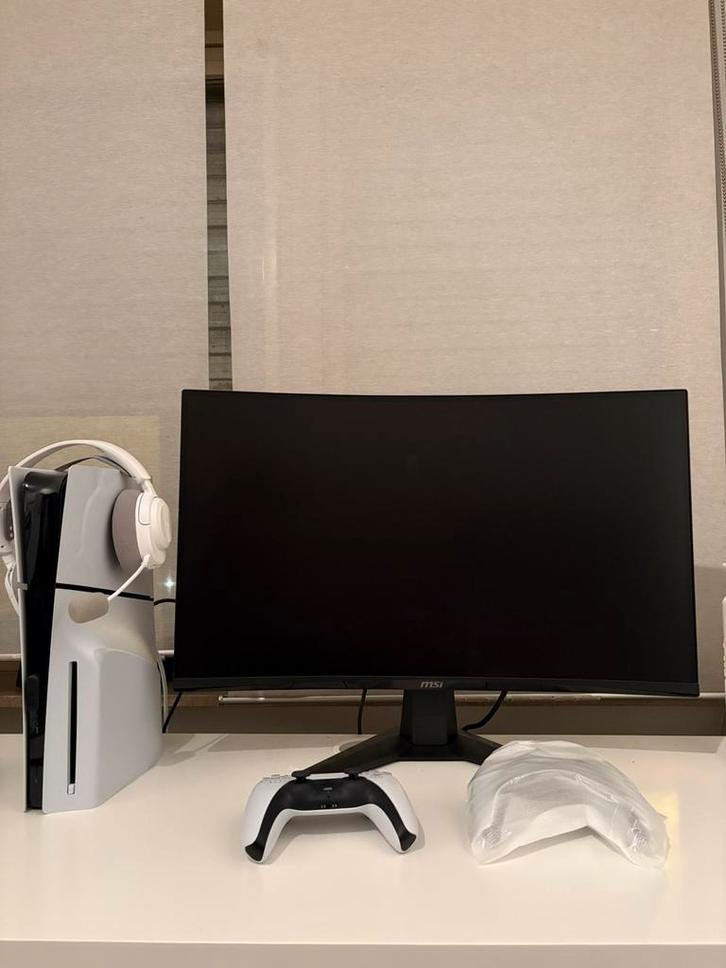 Playstation 5 Disc 1TB + 2 controllers + set up, Games en Spelcomputers, Spelcomputers | Sony PlayStation 5, Zo goed als nieuw