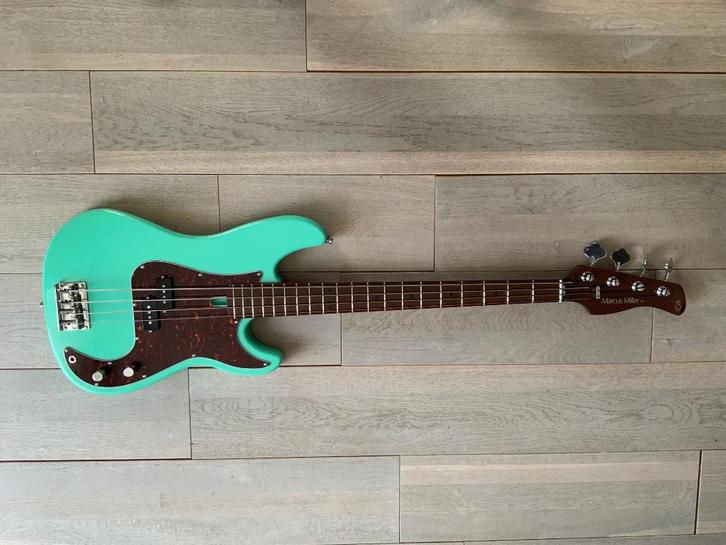 Basse Sire Marcus Miller, Muziek en Instrumenten, Snaarinstrumenten | Gitaren | Bas, Zo goed als nieuw, Elektrisch, Ophalen