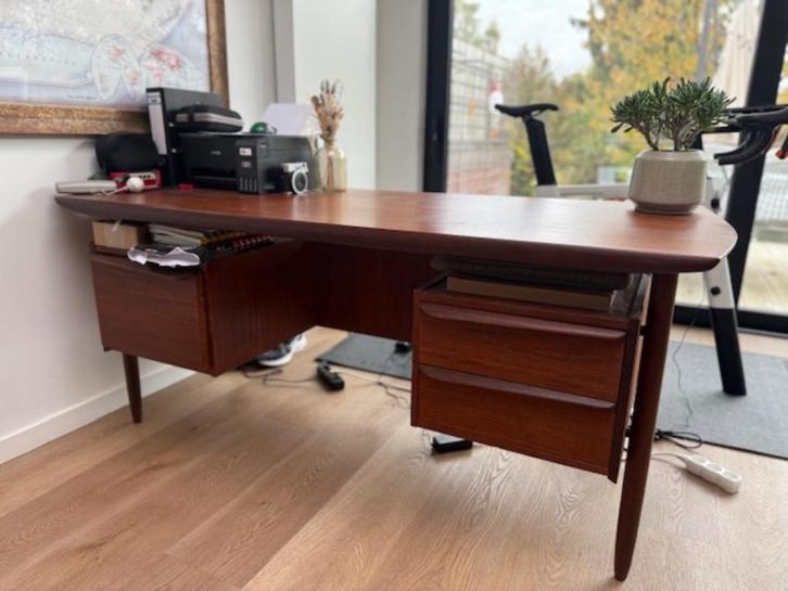 Retro desk (aankoop Nome Furniture), Huis en Inrichting, Bureaus, Gebruikt, Bureau, Ophalen