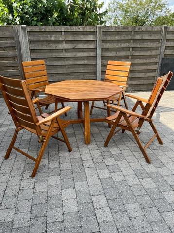 Tuinset 8 hoekige tafel en 4 vouwstoelen hout beschikbaar voor biedingen