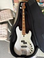 Marcus miller p8 bas, Muziek en Instrumenten, Snaarinstrumenten | Gitaren | Bas, Ophalen, Zo goed als nieuw